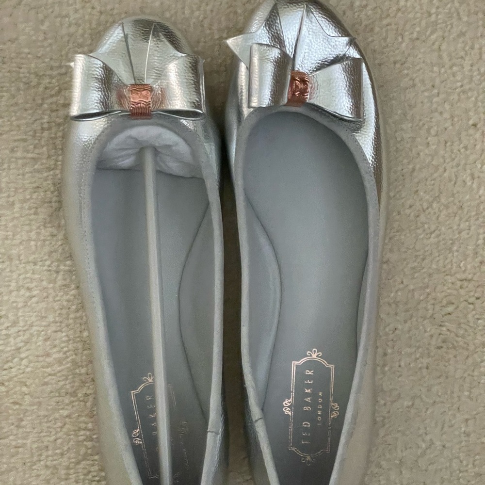 Ted Baker London silver ballet flats.
